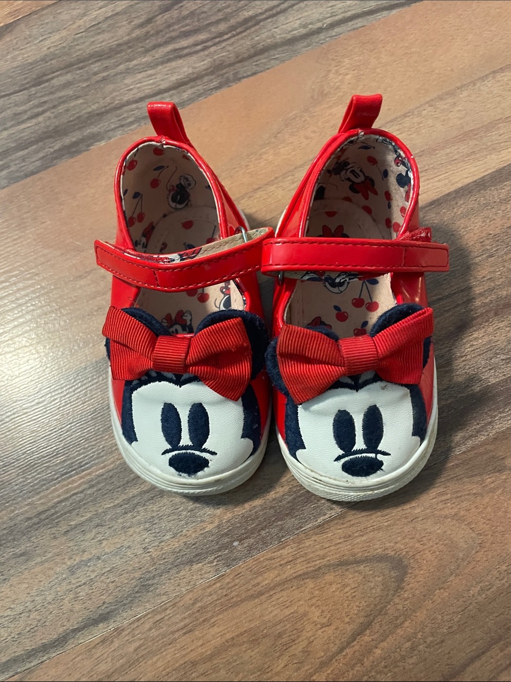 Red Minnie Mouse Bow Mary Jane Shoes